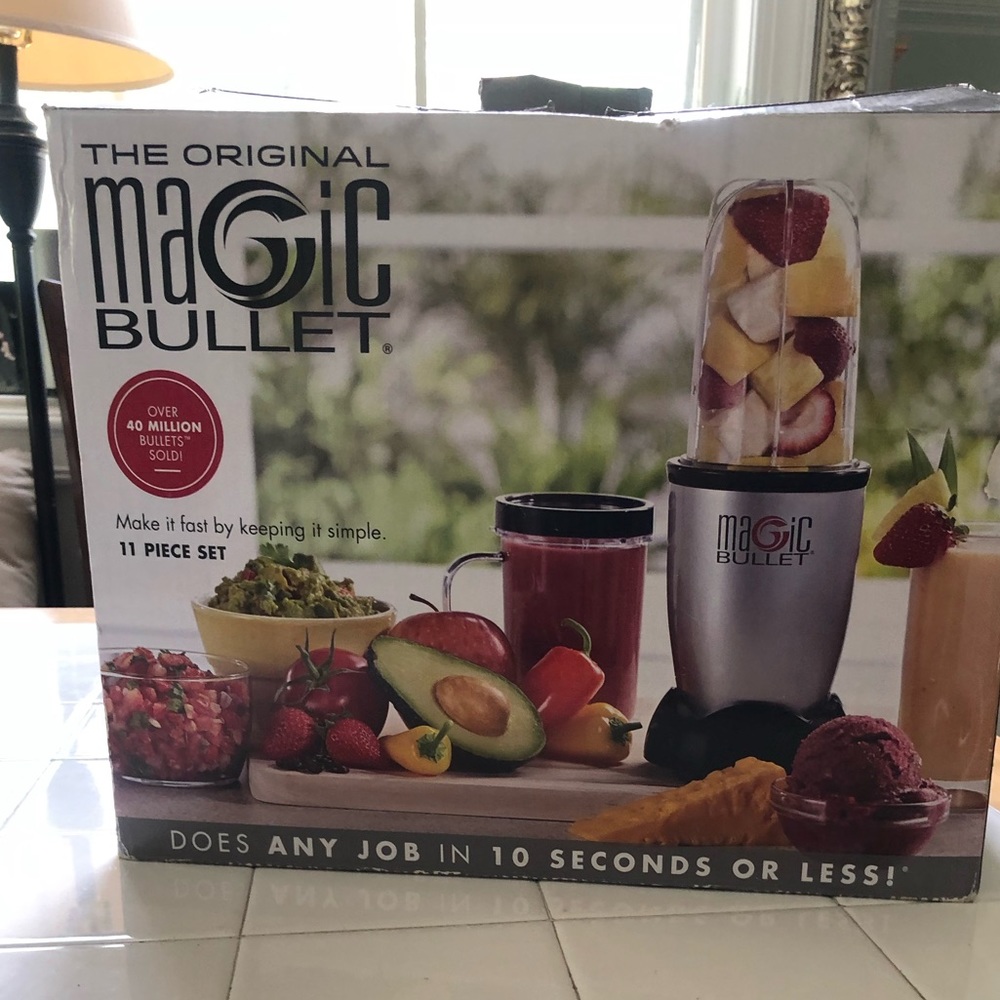 The original Magic Bullet Kitchen Assistant Blender & Mixer Set - Picture 7 of 16